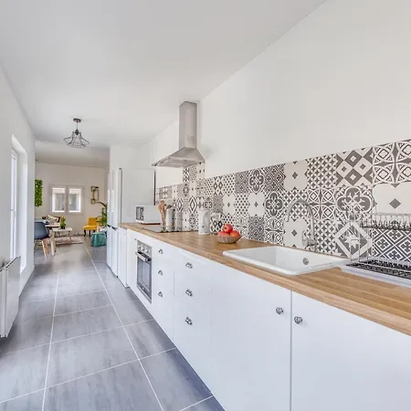 Spacieuse 6 Ch/12 Personnes/ 6 Sdb Wc Privee 빌라