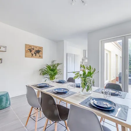 Spacieuse 6 Ch/12 Personnes/ 6 Sdb Wc Privee