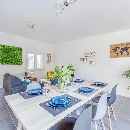 Spacieuse 6 Ch/12 Personnes/ 6 Sdb Wc Privee 빌라 발랑시엔