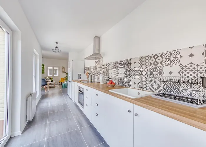 Spacieuse 6 Ch/12 Personnes/ 6 Sdb Wc Privée Villa