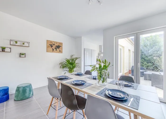 Spacieuse 6 Ch/12 Personnes/ 6 Sdb Wc Privée